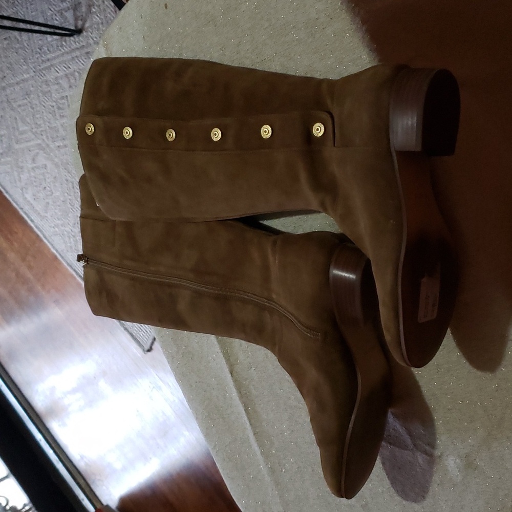 Boots - Picture 4 of 4